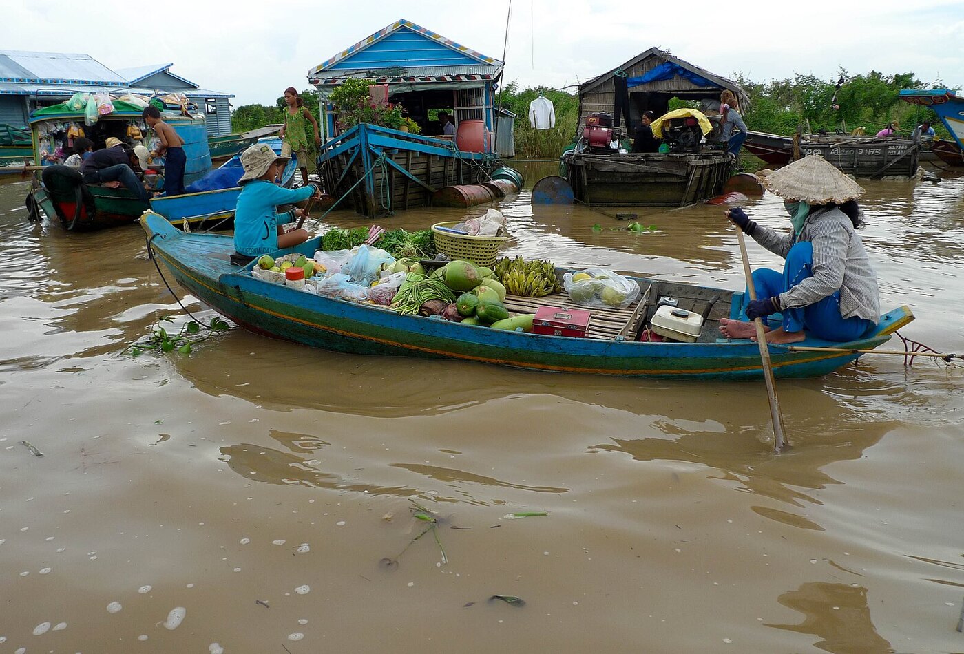 Tonle Sap boat and Cambodia route logistics