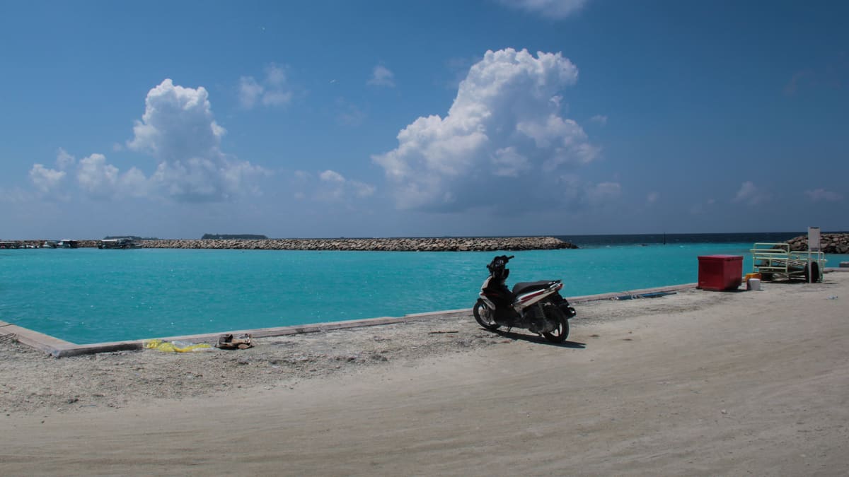 Вся страна: Thulusdhoo, Dhiffushi, Huraa и Himmafushi
