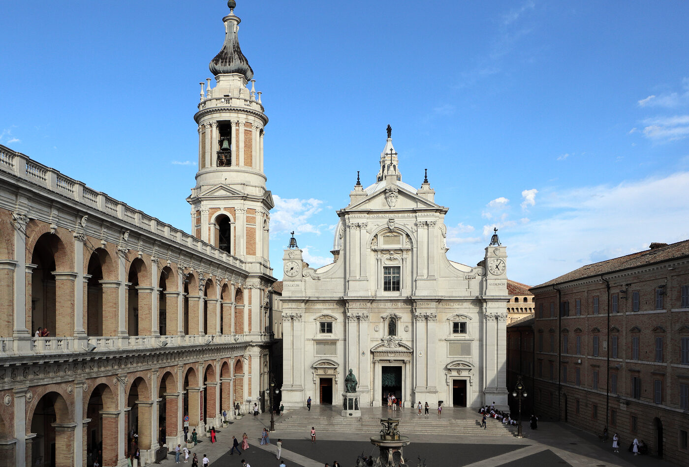 Loreto Basilica как культурный stop Marche